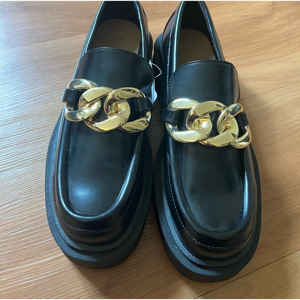 H&M loafers with a platform still with tags never worn size 9